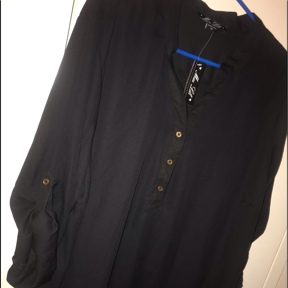 Black sheer blouse 👚